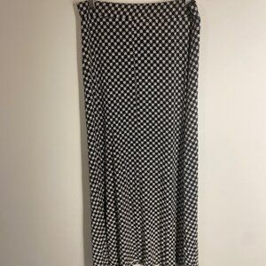 🖤 Black & White Geometric Maxi Skirt